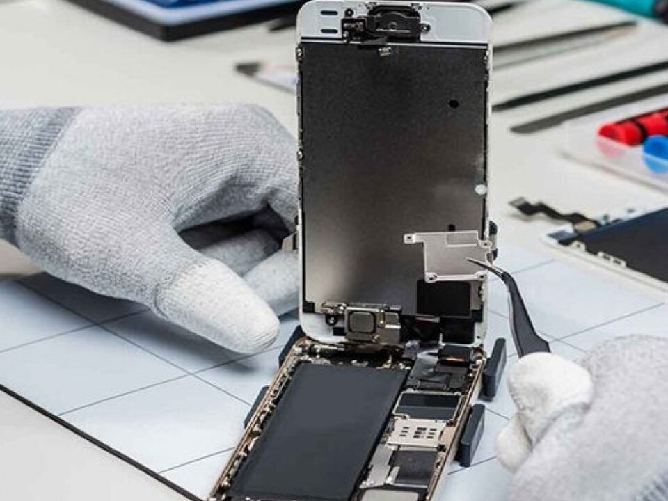 Why Repairing Your Smartphone is the Smart Choice